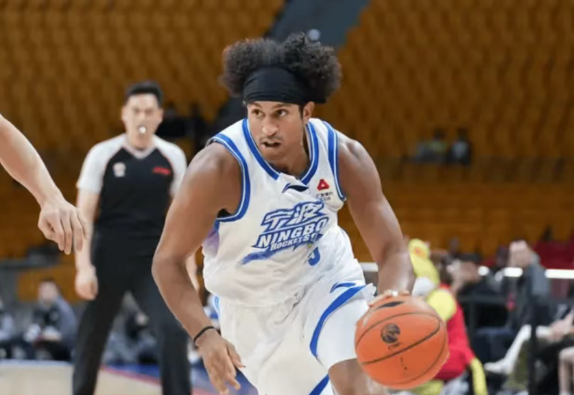 九游官网-郭艾伦赛季报销！杰克逊末节狂轰24分准绝杀 宁波大逆转广州